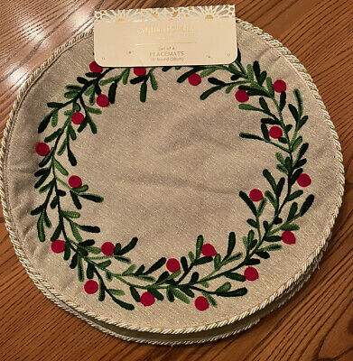 NIP Nicole Miller Home Christmas Holly Placemats 15 inch Round