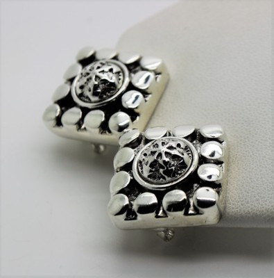 E47 unique & Chic Designer style silver Elegant Omega Latch Fashion Earrings