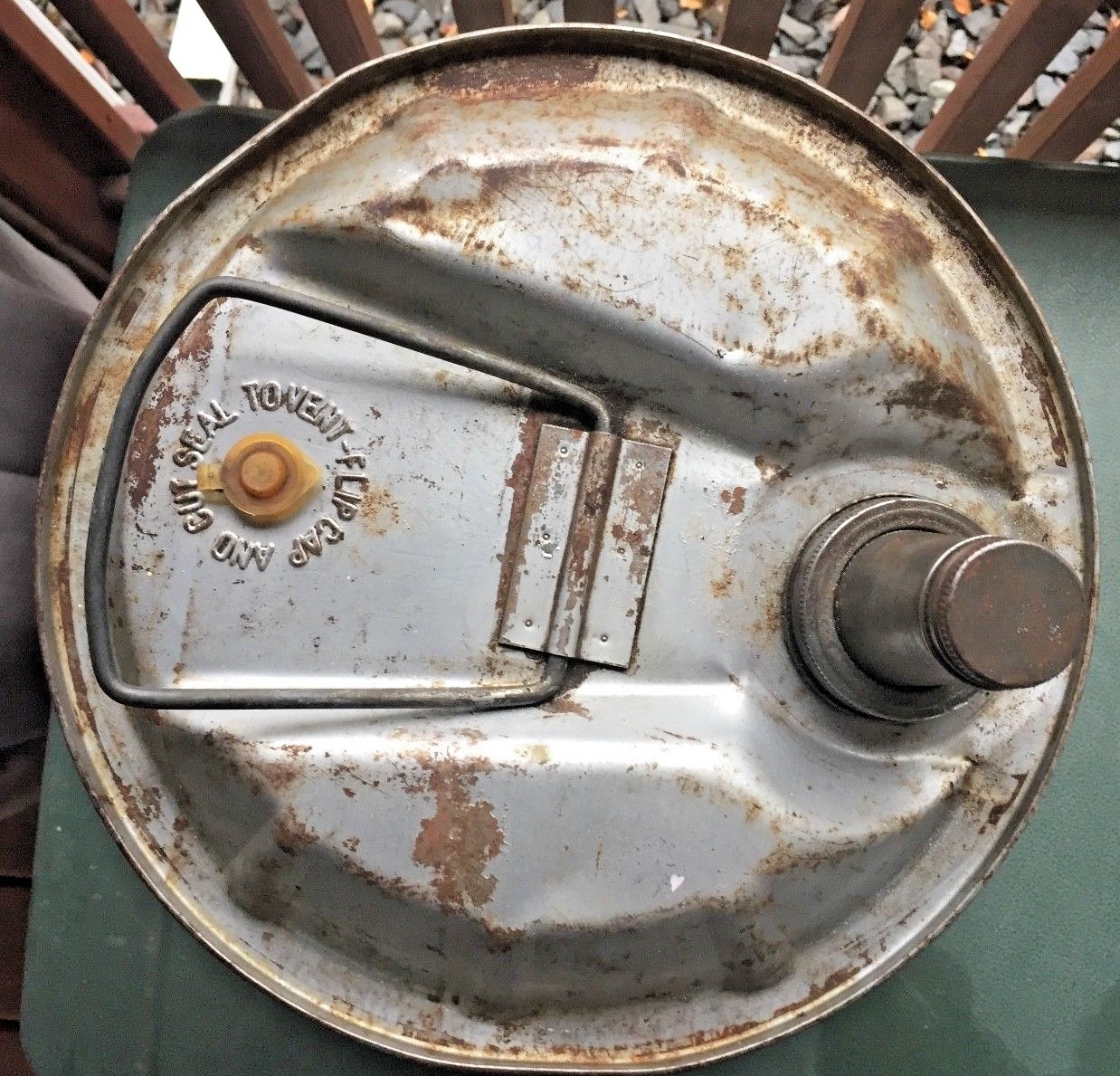 VINTAGE SKELLY OIL COMPANY USA SKELLY OILS 5 GALLON METAL CAN COLLECTIBLE EMPTY