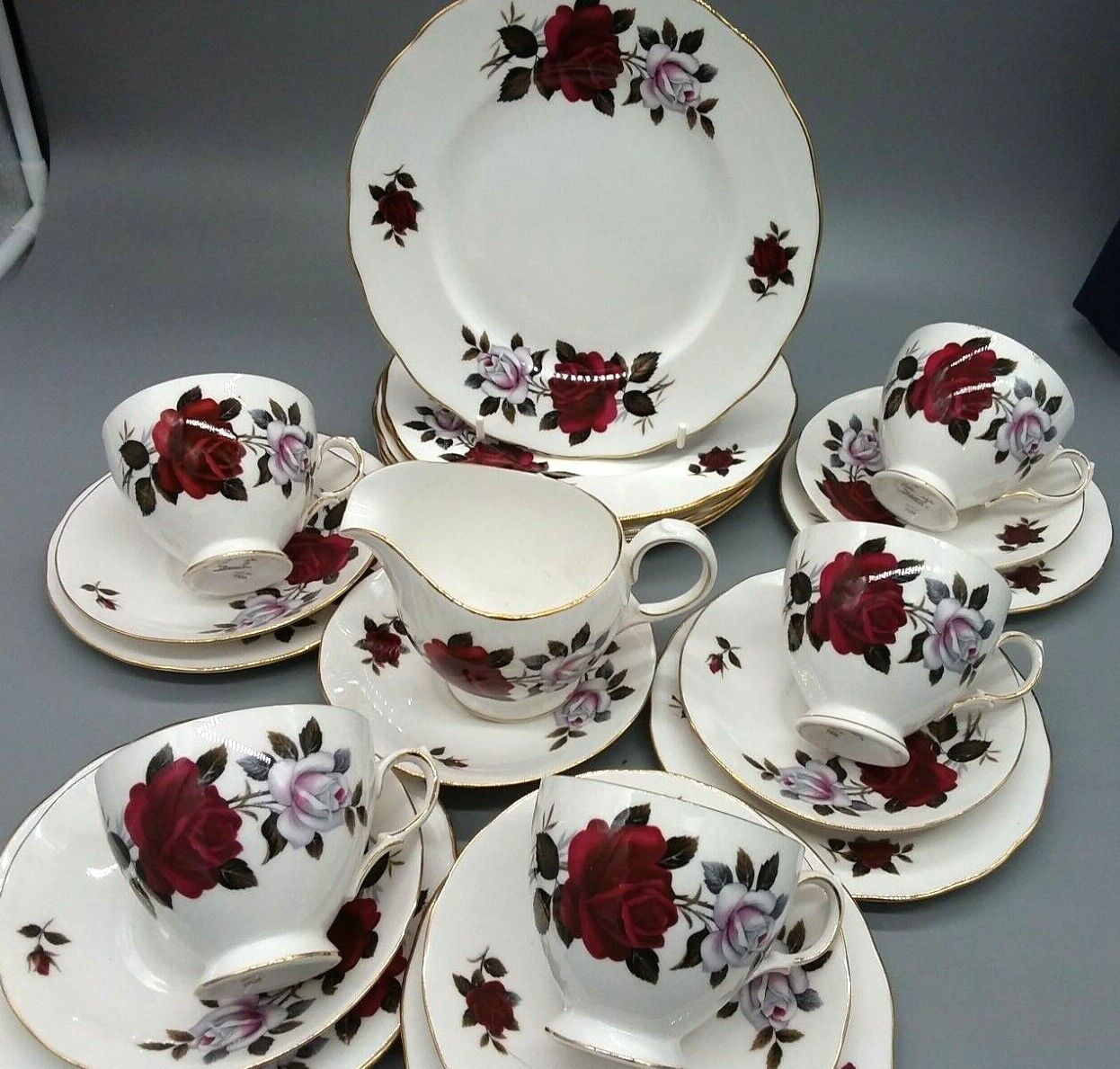 Vintage Fine Bone China Colclough Red Rose Tea Set Tea Caps Vintage Fine Bone China Colclough Red Rose Tea Set Tea Caps