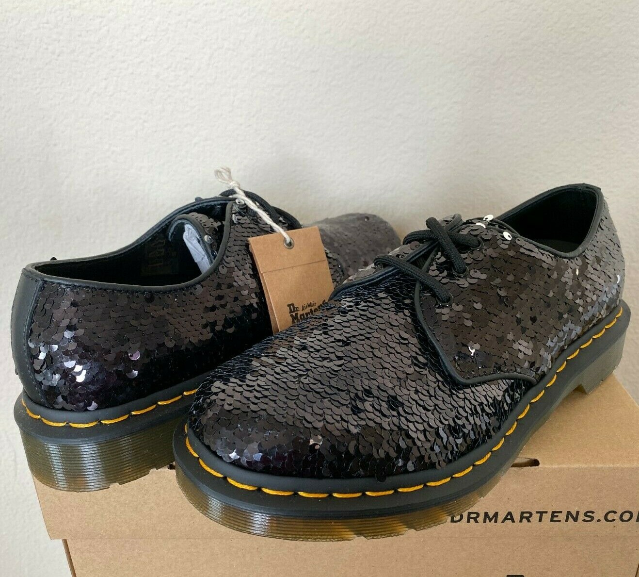 1461 reversible sequin