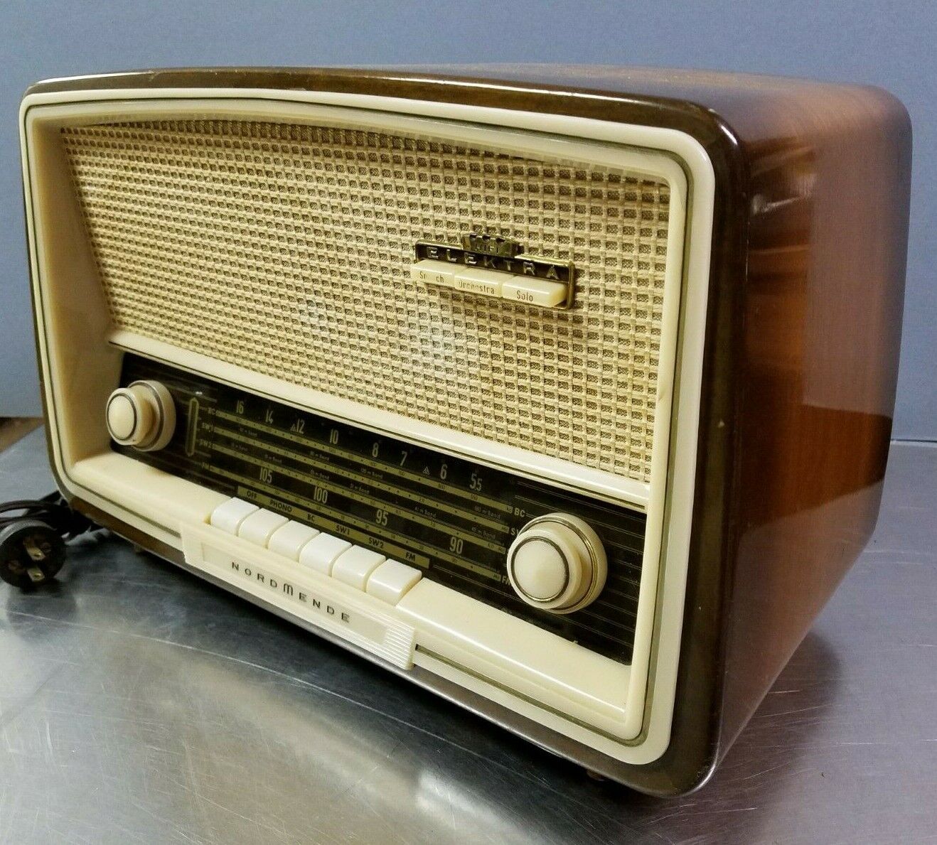 Vintage Nordmende Sterling Elektra E138 Tube Radio, BC Vintage Nordmende Sterling Elektra E138 Tube Radio, BC