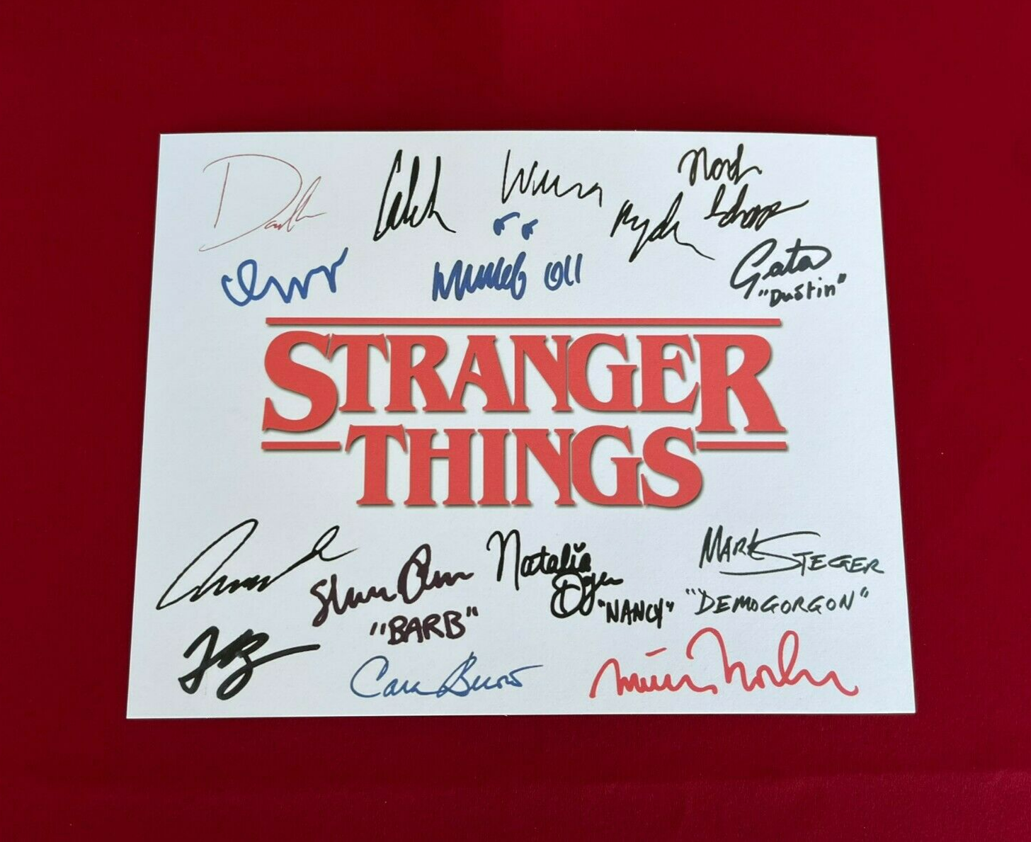 stranger things スティーブ　サインカード　ジョーキーリー mqdefault.jpg