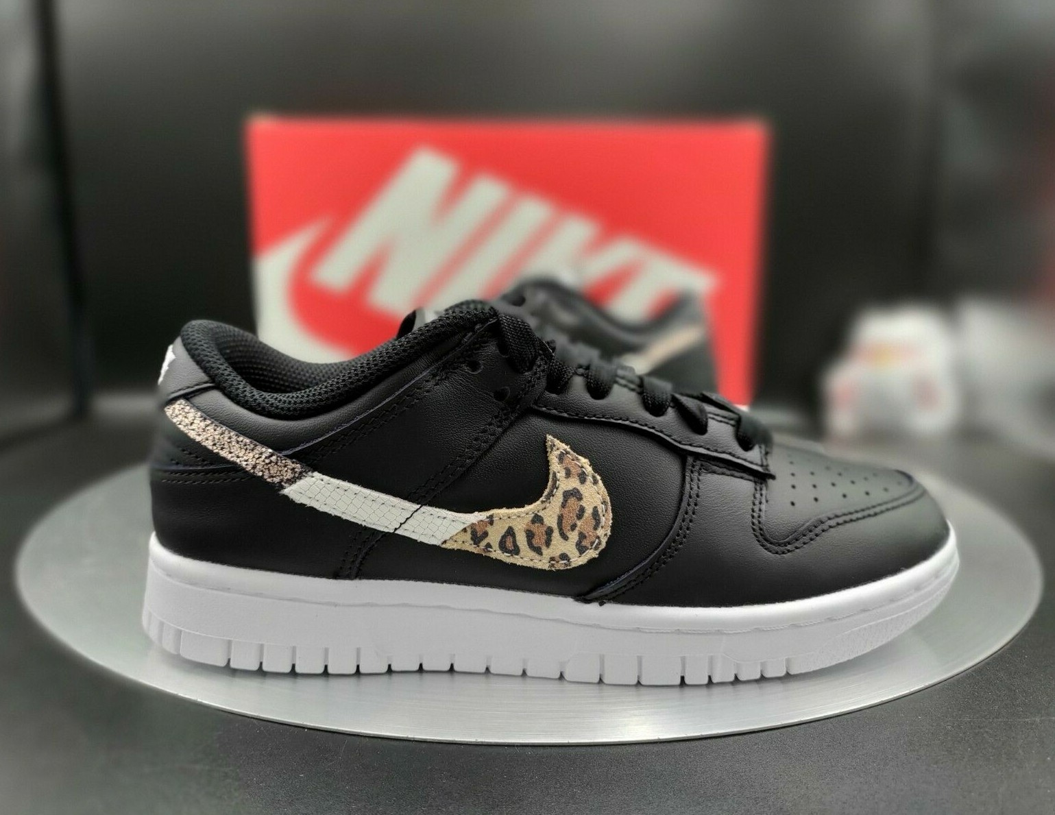 激レア!! Women's Nike DUNK Low 