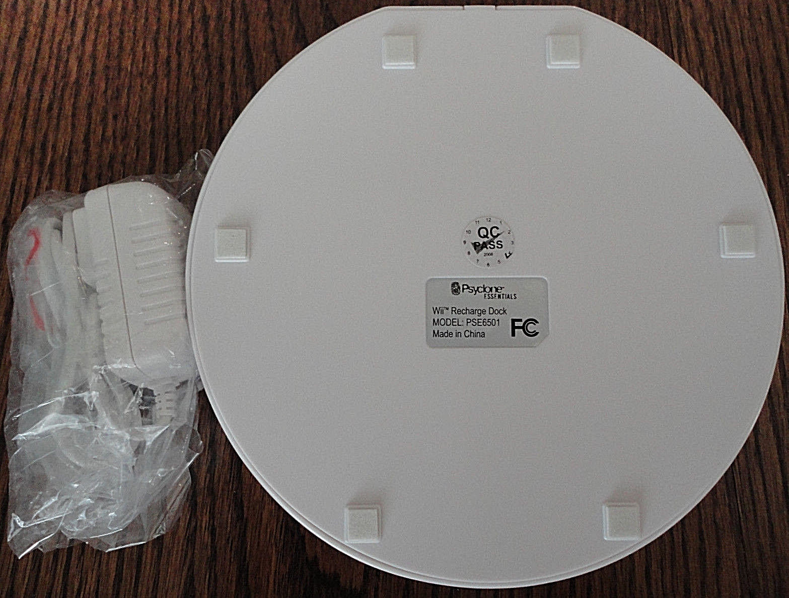 -Psyclone Wii 4-Dock Recharge Station PSE6501 - w/ AC Adapter