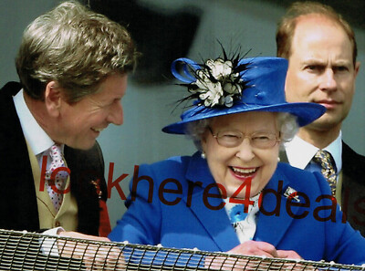 QUEEN ELIZABETH Photo 5x7 Royal London England Great Britain Collectibles