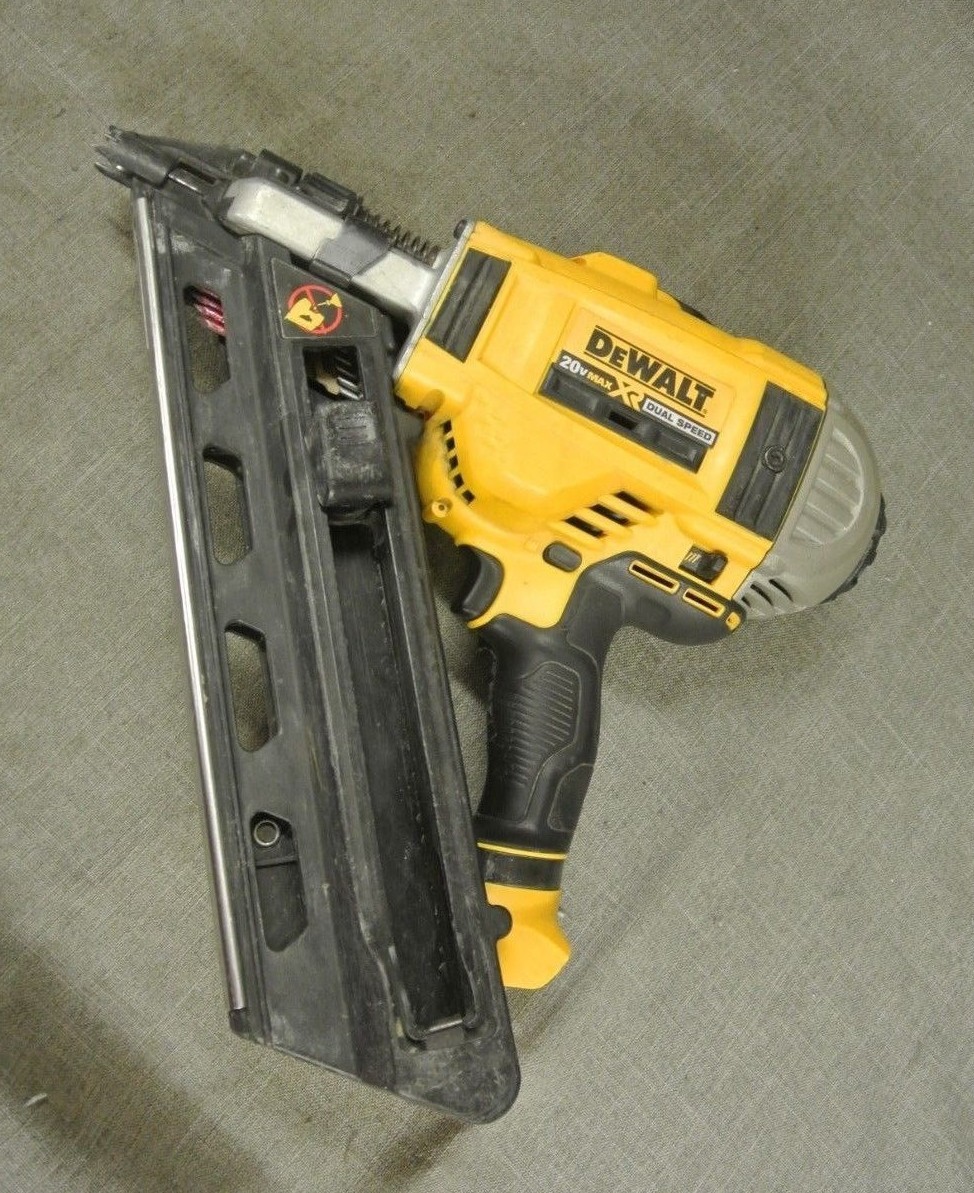DEWALT DCN692M1  20V CORDLESS PAPER-TAPE FRAMING NAILER IN CASE (94266-1 H)