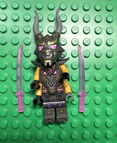 LEGO Ninjago Crystal King Minifigure CRYSTALIZED Katanas LEGO Ninjago Crystal King Minifigure CRYSTALIZED Katanas