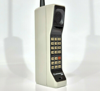 MOTOROLA DYNATAC 8000X UK - FIRST BRICK CELL PHONE VINTAGE RETRO RARE MUSEUM