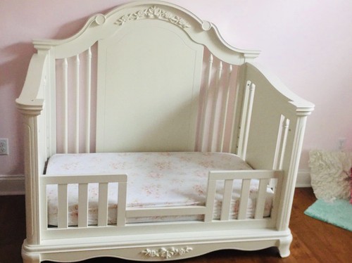 Beautiful crib and Toodler bed