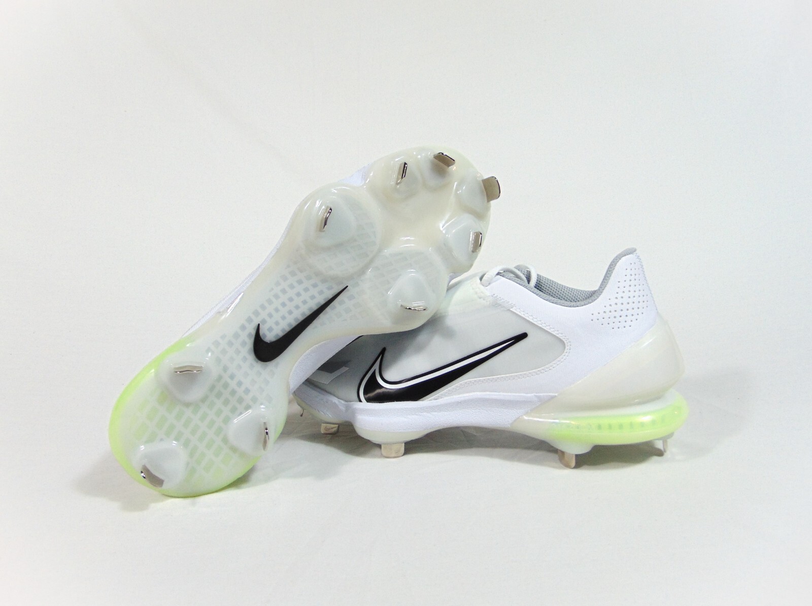 Nike Force Zoom Trout 8 PRO Low White Black Baseball Cleats