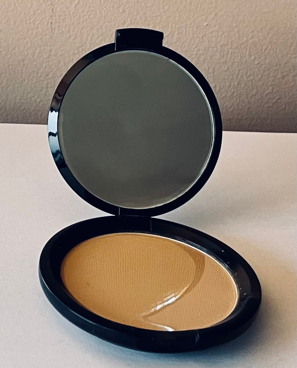Пудра luminate. Bodyography every finish pressed powder отзывы. Пудра mac c35 15 g. Пудра с зеркалом и спонжем. Zuii organic dune.