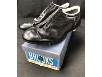 brooks baseball shoes