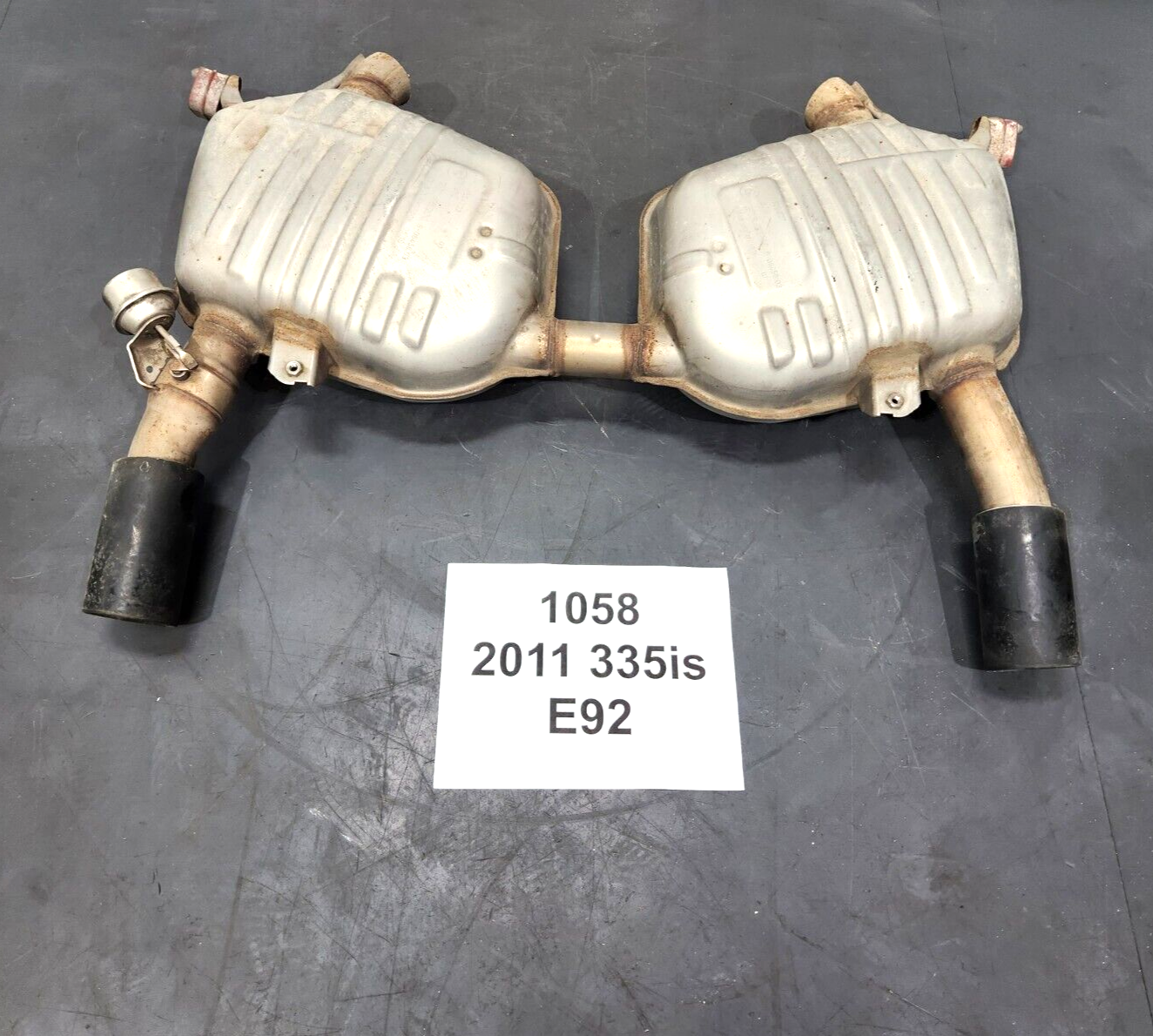 美品 BMW 純正マフラー E92 E93 335i 335is用 Boysen 美品 BMW 純正マフラー E92 E93 335i 335is用 Boysen - メルカリ