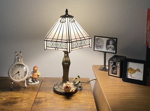Tiffany Style Table Lamp White Stained Glass Hexagon