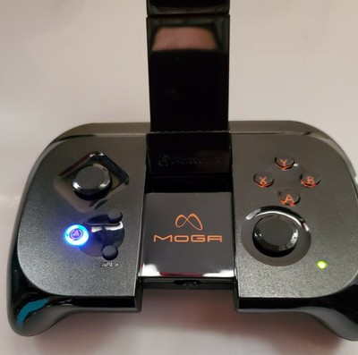 *A*  PowerA MOGA Mobile Gaming System (CPFA000253-01) Games Controller Wireless