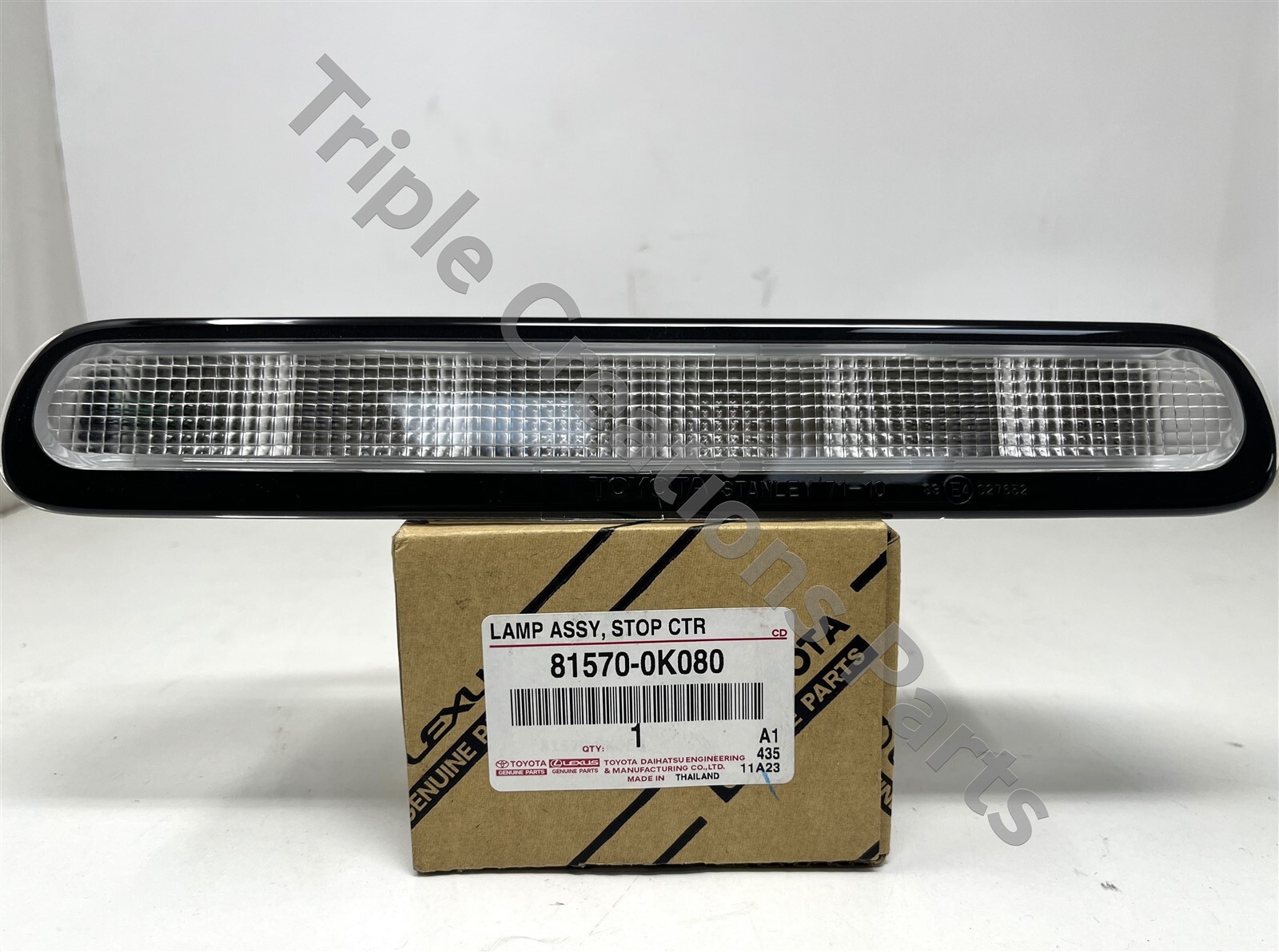 815700K080 GENUINE OEM TOYOTA HILUX LAMP ASSY, CENTER STOP 815700K080 GENUINE OEM TOYOTA HILUX LAMP ASSY, CENTER STOP
