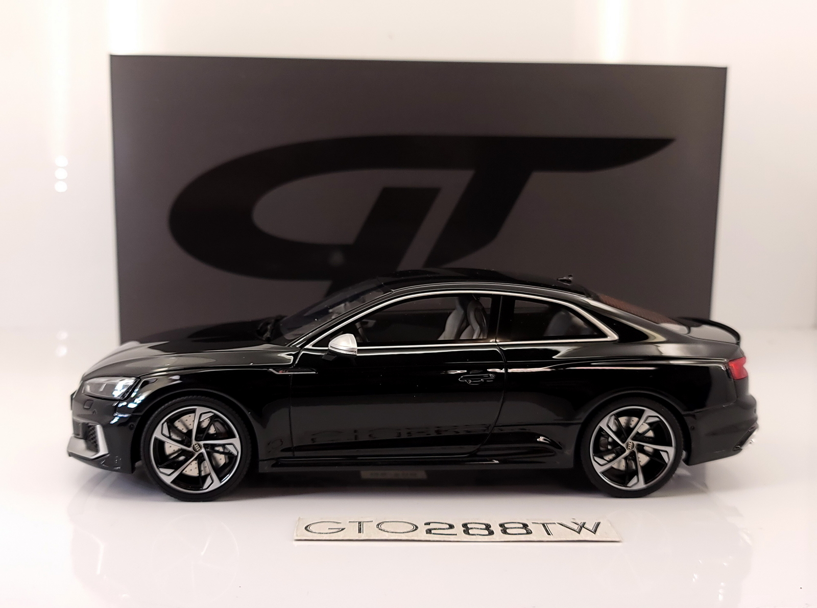 GT Spirit 1:18 scale AUDI RS5 Coupe(B9) 2017 Mythos Black GT Spirit 1:18 scale AUDI RS5 Coupe(B9) 2017 Mythos Black