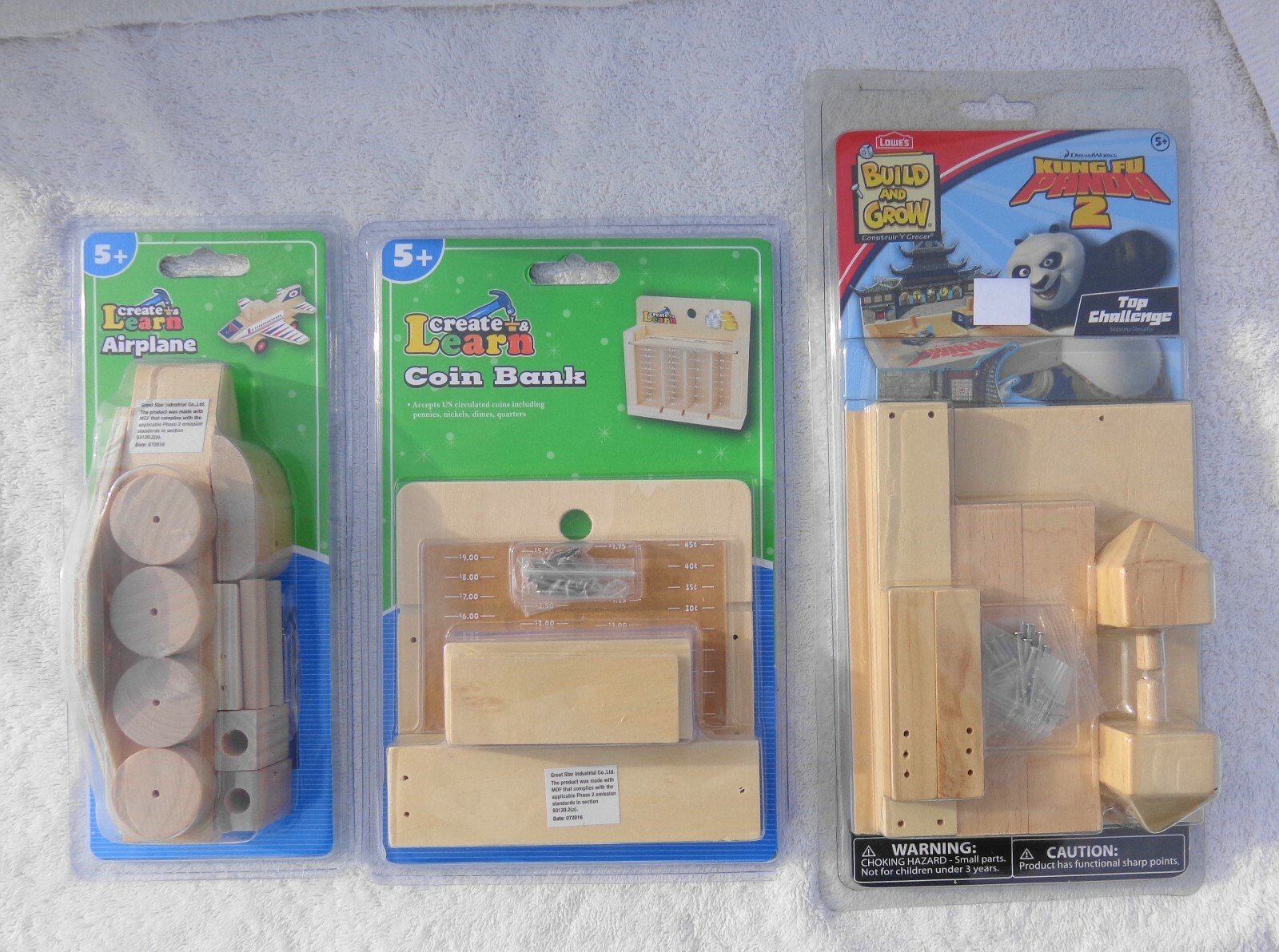 Kung Fu Panda Build & Grow Top Challenge Arena Kit, Create & Learn Coin Bank Kit