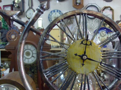Metal Indian Arrow  Desk/Shelve/Mantel Clock  ( Quartz)  (New No Box)