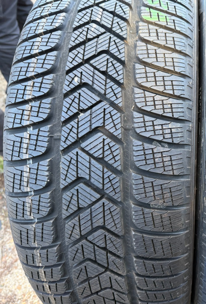 New 255 50 19 Pirelli, Winter, AO, EV, M+S, 103T, x1 Tyre (F1_tyres) YD283