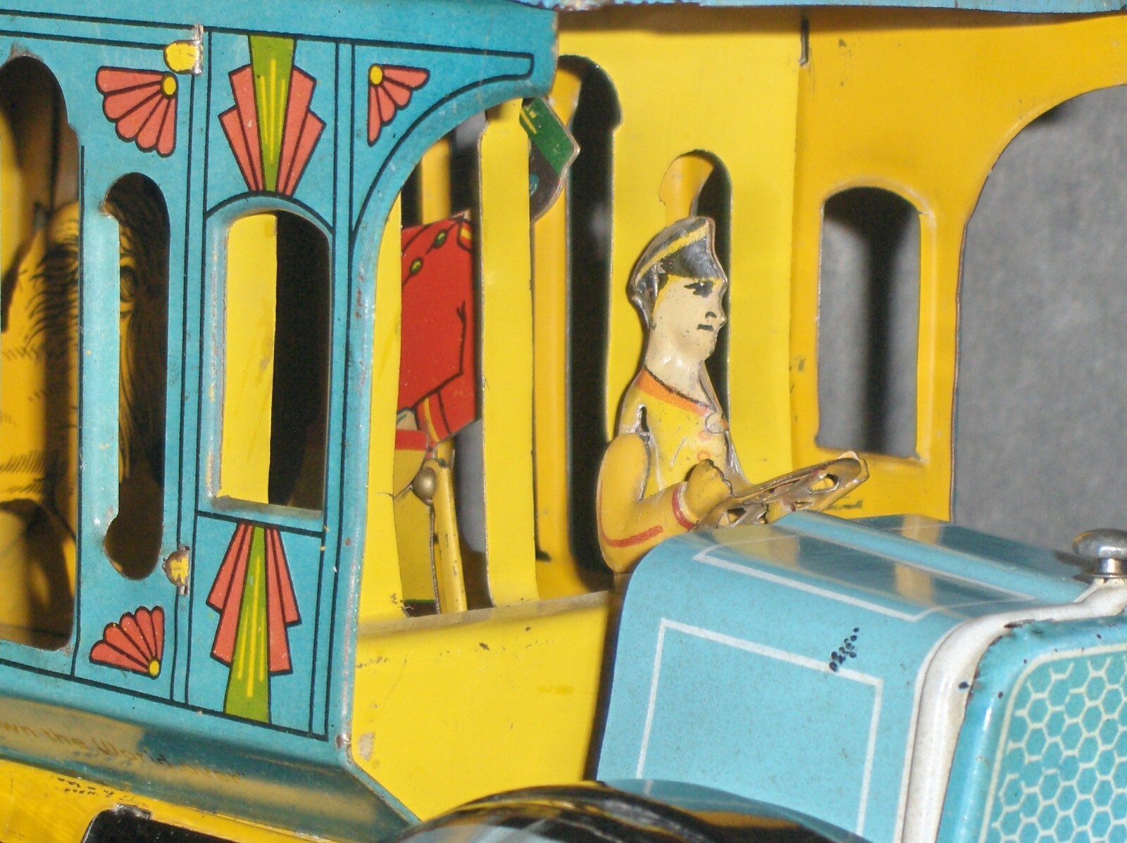 20's US Made Strauss Big Show Circus Wagon Tin Wind Up Toy W/Lion, Tamer, Driver