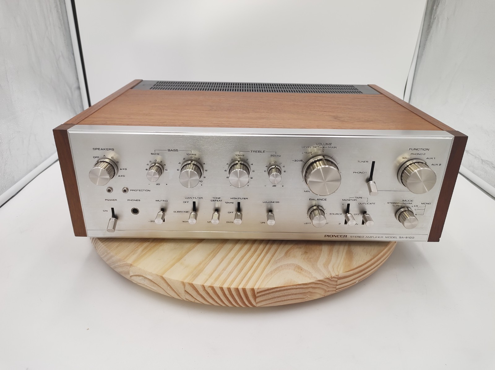 Pioneer SA-9100 Vintage Stereo Integrated Amp 1973 60wpc
