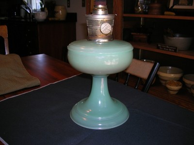 ANTIQUE JADITE GREEN GLASS ALADDIN OIL KEROSENE LAMP MOONSTONE BRASS FONT