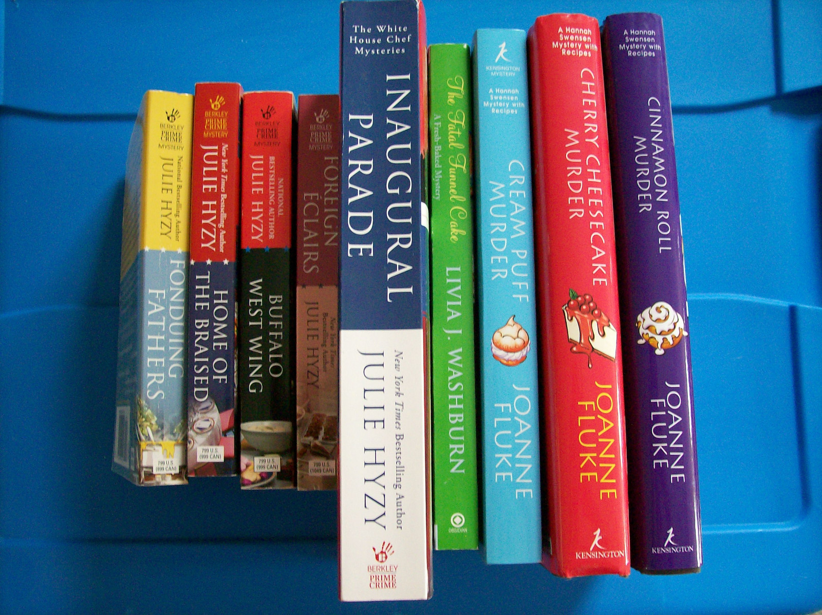 Lot of 9 Cozy Mystery Books Food Baking Julie Hyzy Joanne Fluke Livia Washburn