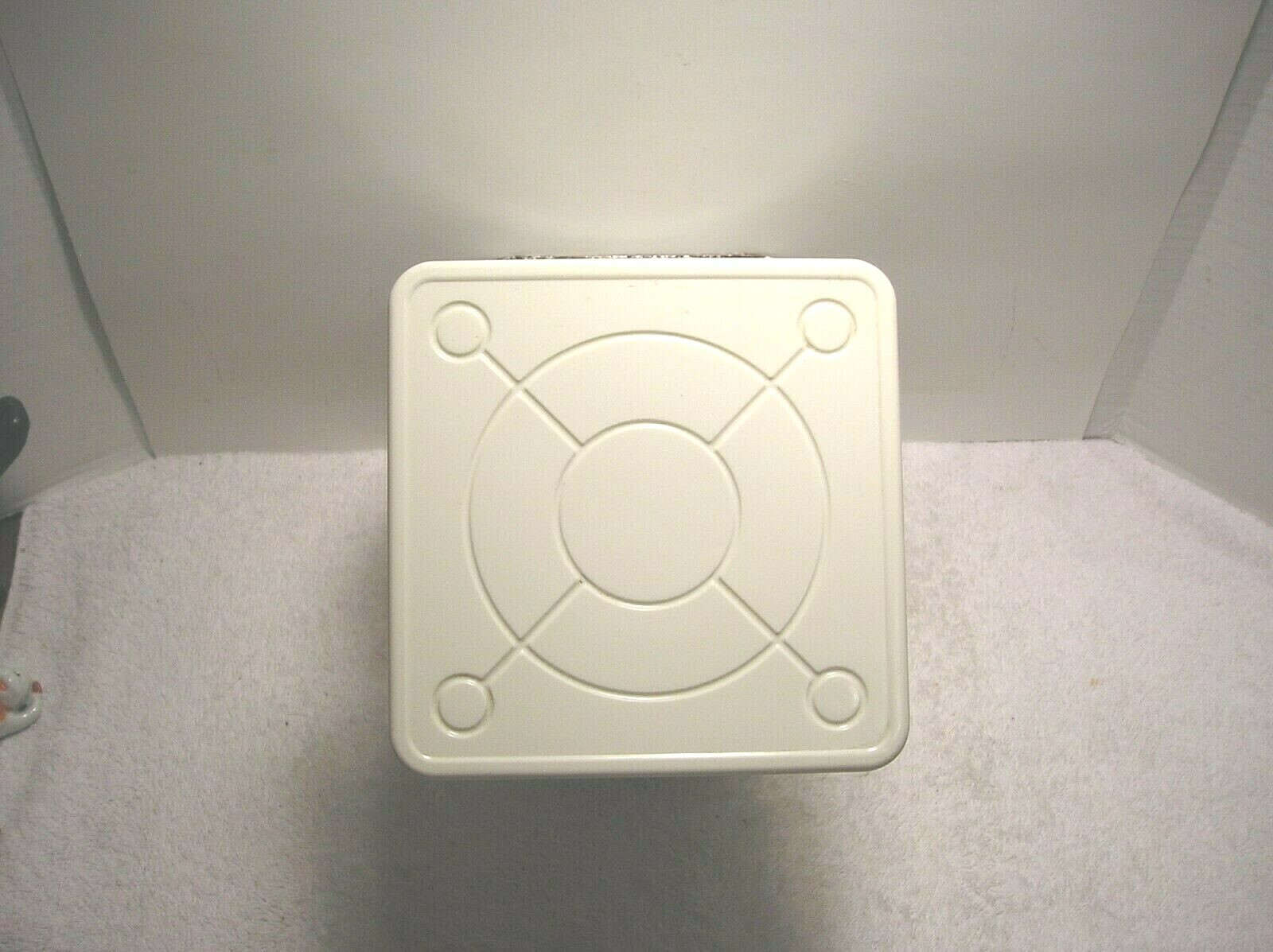 VINTAGE AMERICAN FAMILY KITCHEN SCALE METAL 25 LB. CAPACITY WORKS