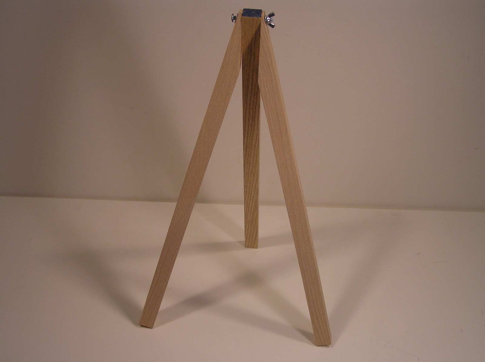 ART PAINTING SUPPLIES HEAVY DUTY LONG LASTING NATURAL OAK TABLE TOP EASEL VGC