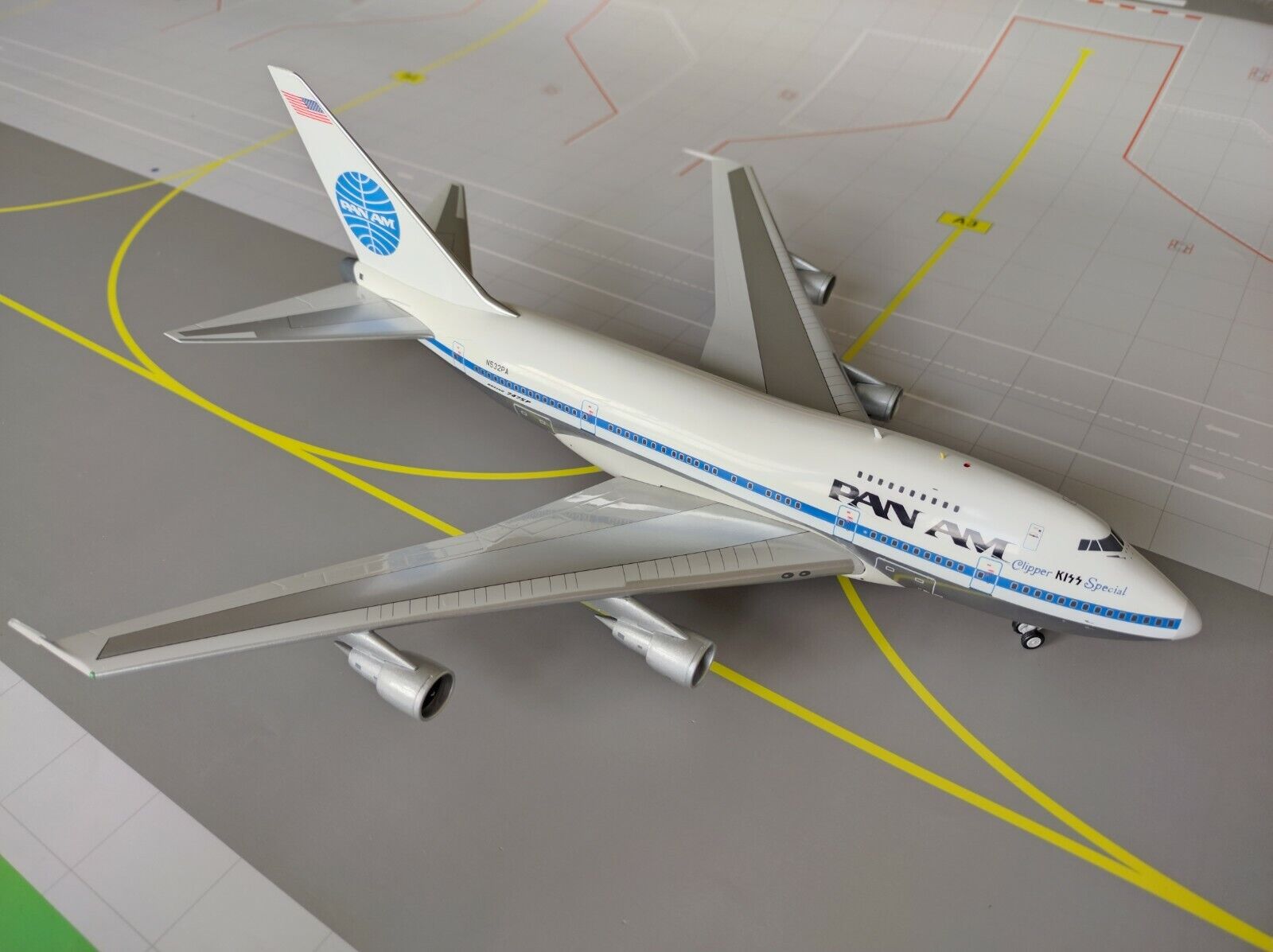 INFLIGHT 200 1:200 BOEING 747SP PAN AM PAN AMERICAN, N532PA INFLIGHT 200 1:200 BOEING 747SP PAN AM PAN AMERICAN, N532PA