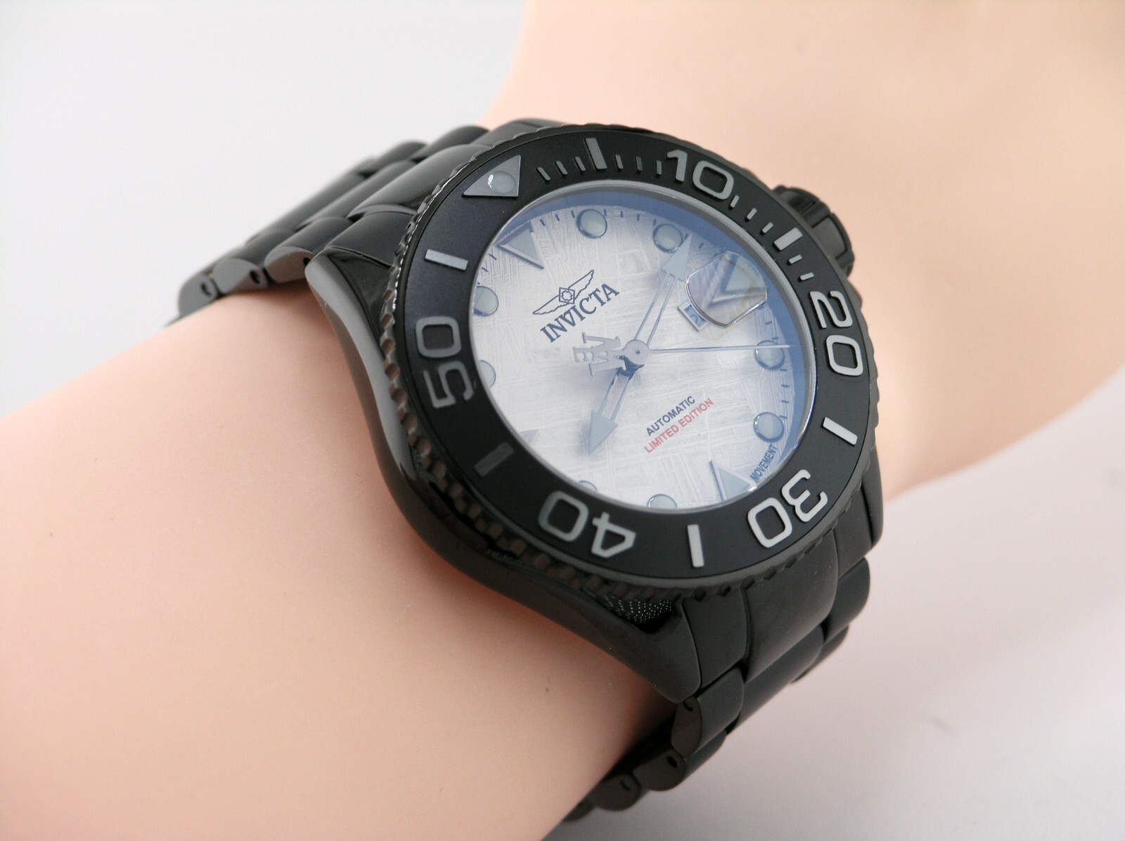 Pre-owned Invicta 47154 Swiss Automatic Eta 2824 Masterpiece Meteorite Dial Limited