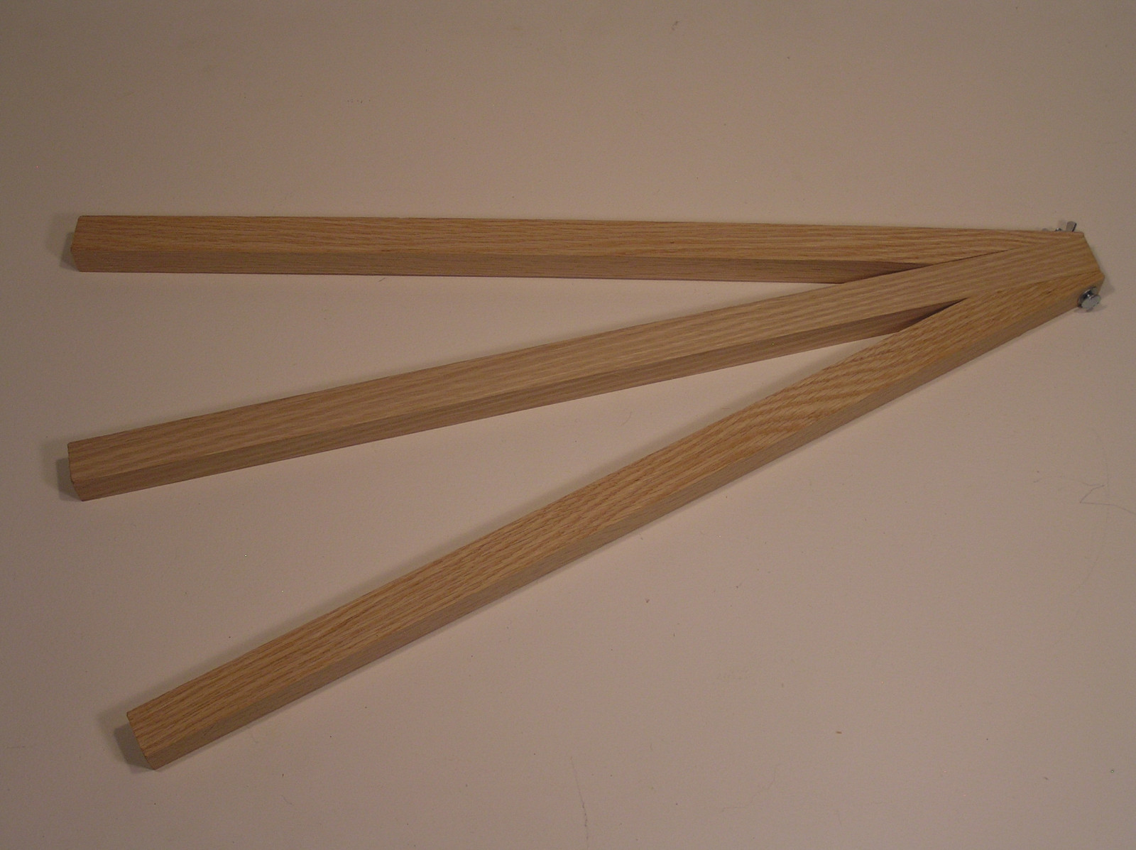 ART PAINTING SUPPLIES HEAVY DUTY LONG LASTING NATURAL OAK TABLE TOP EASEL VGC