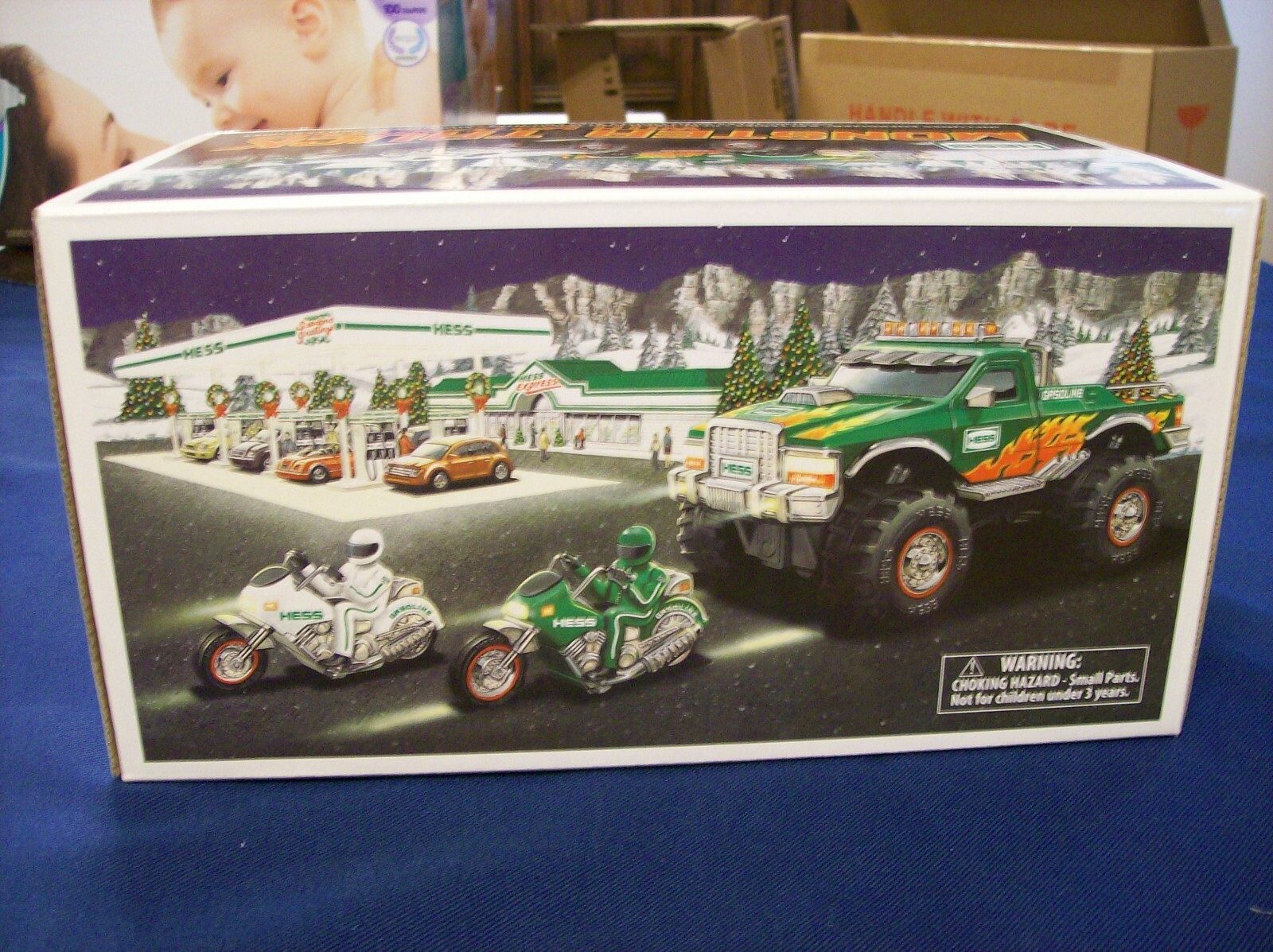 NIB Mint 2007 Hess Monster Truck 4x4 w/ Motorcycles