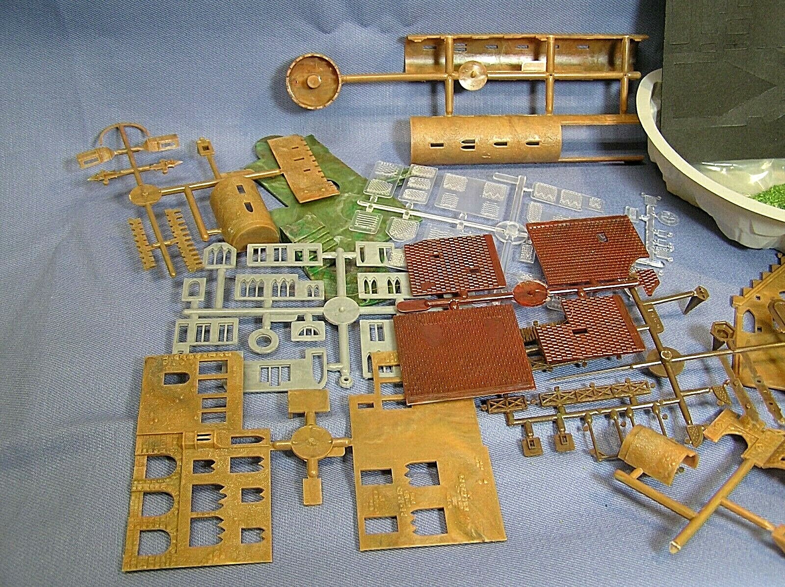 Faller Model Kit B-245 HO scale Castle Lichtenstein Building w/ Tower w/box