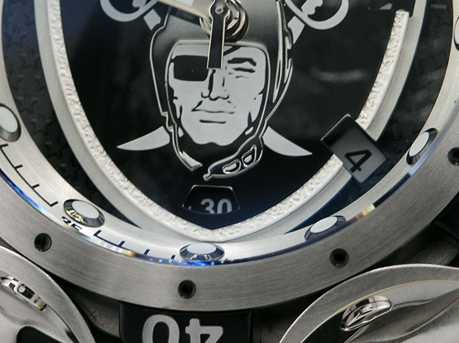 Pre-owned Invicta 33083 Venom Nfl Las Vegas Raiders Swiss Chronograph Watch 52.5mm