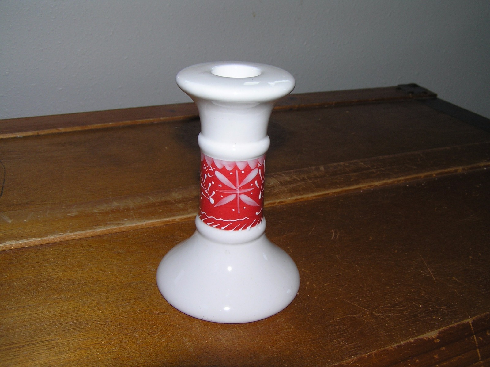 Vintage Land’s End White Ceramic Candlestick Candle Holder w Red Painted Winter