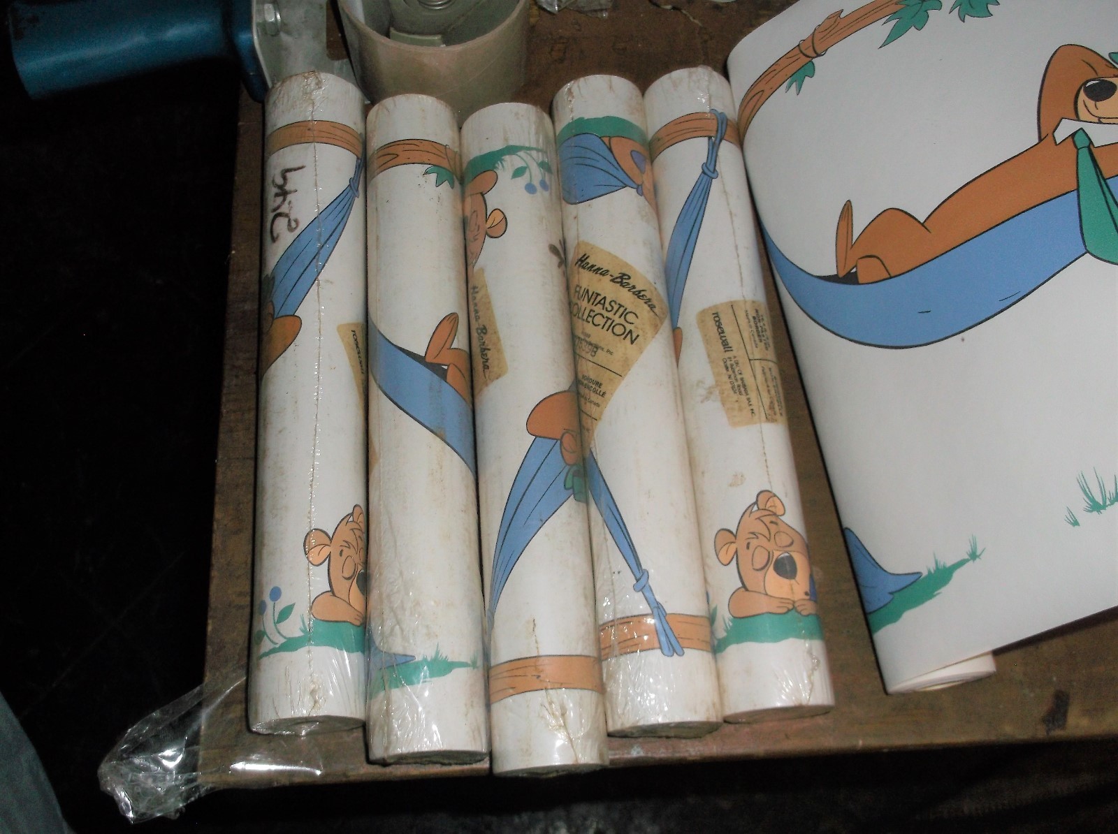 5 rolls vintage yogi bear and boo boo hanna barbera 1989 wall paper border