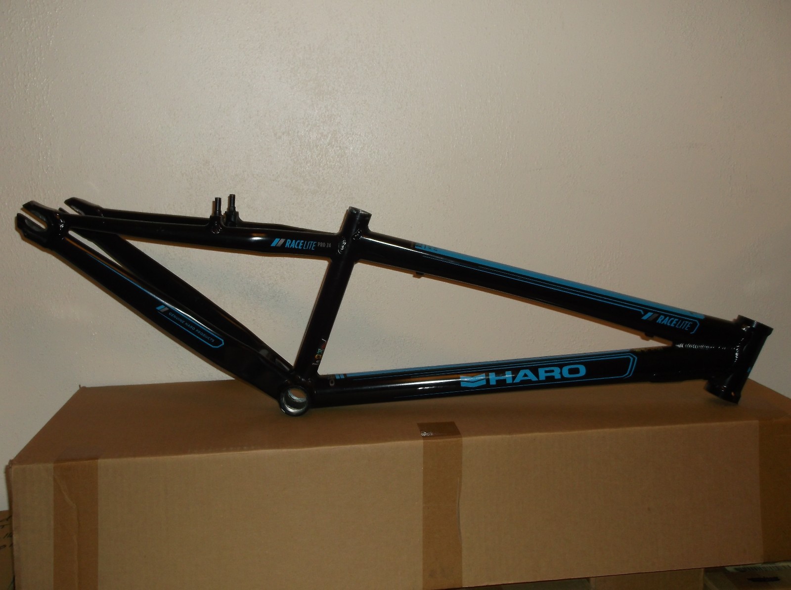 HARO Race Lite 24" PRO Cruiser BMX Racing Frame--Gloss Black with Blue decals
