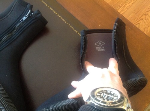 NEOPRENE DIVE BOOTS SIZE 9 NEW