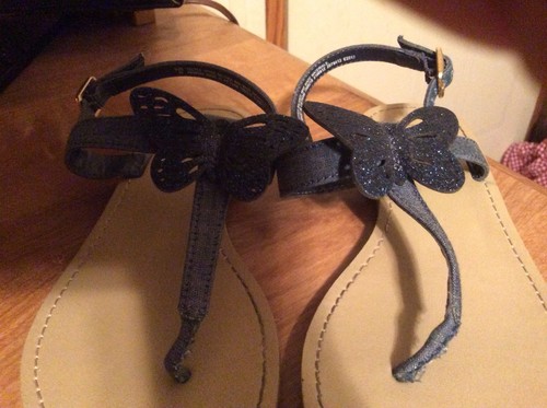 Childrens Place Size 12 Sandals In Guc