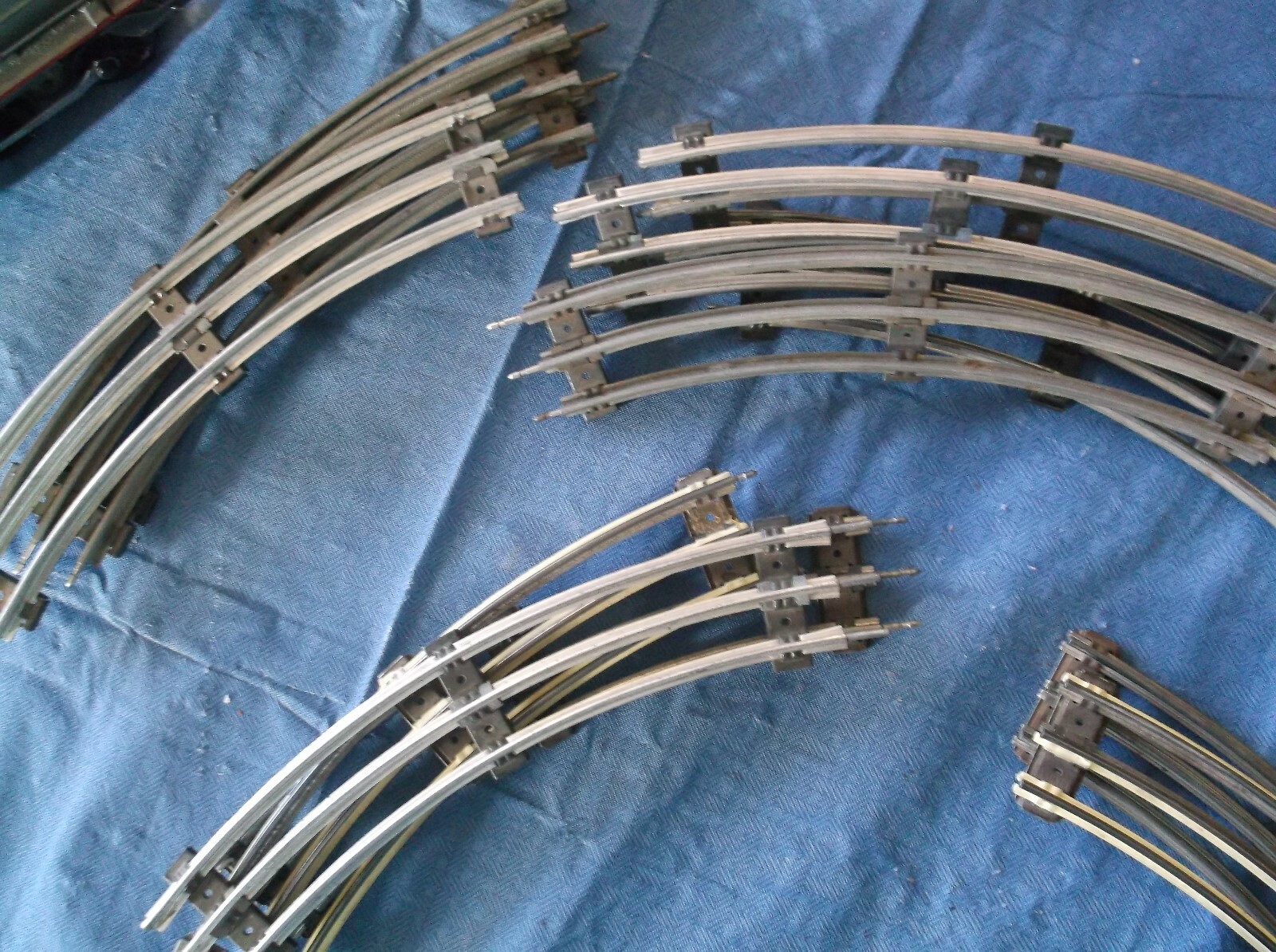 OLD LIONEL SILVER STAR