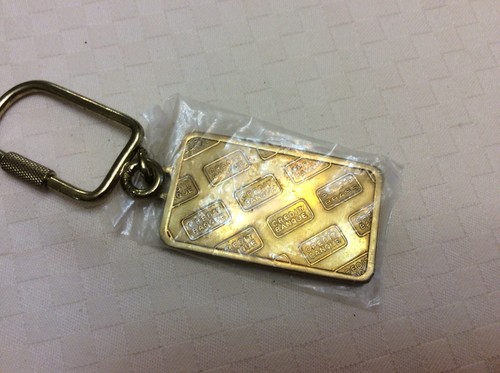 Credit Banque 100g Good As Gold Pure Brass Key Chain 873963 Sealed Velvet Pouch