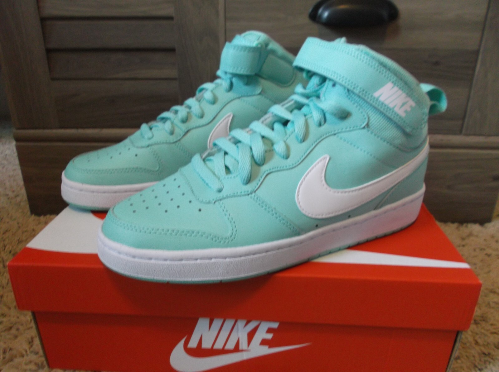 Girls' Big Kids' Nike Court Borough Mid - Size 7Y Emerald Girls' Big Kids' Nike Court Borough Mid - Size 7Y Emerald