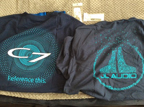 JL AUDIO T-SHIRT LOT W / 3 BONUS KEYCHAINS ... NEW ...