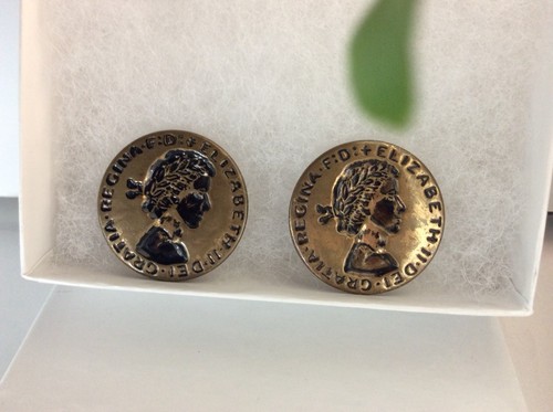 Lot 2 VTG Brass-tone metal Button Elizabeth II DEI Gratia Regina relief buttn #c