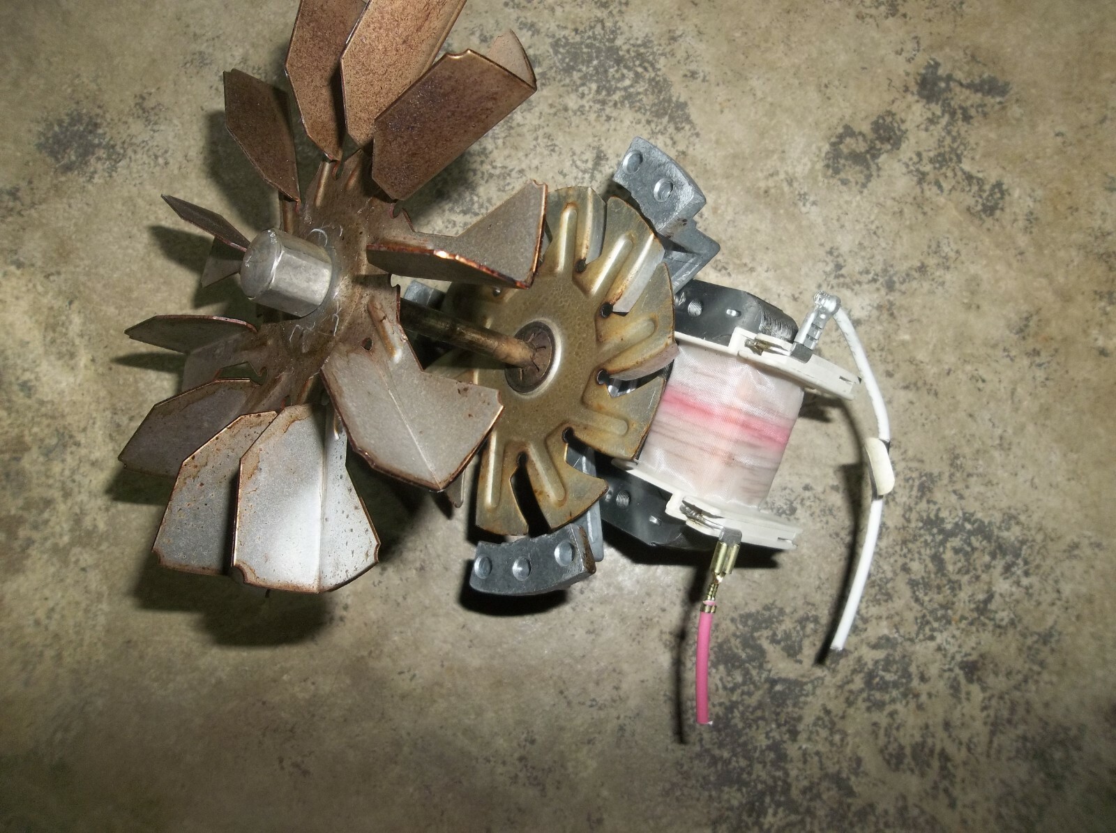 KENMORE GAS RANGE CONVECTION FAN MOTOR 5304467897 FROM MODEL
