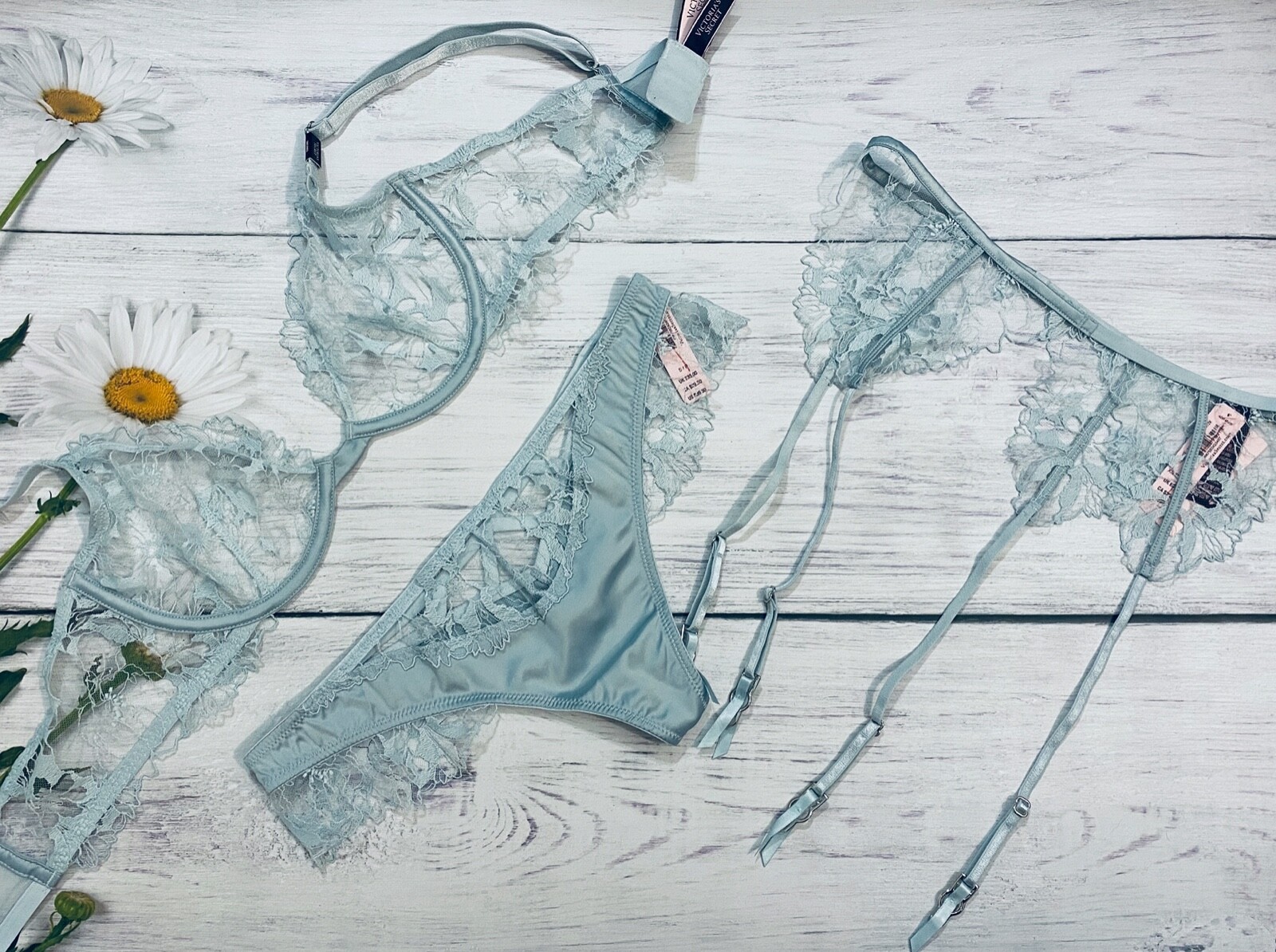 

Victoria s Secret LUXE LINGERIE Комплект из 3 предметов Деми-бюстгальтер без подкладки + трусики + подвязки, Dusty blue