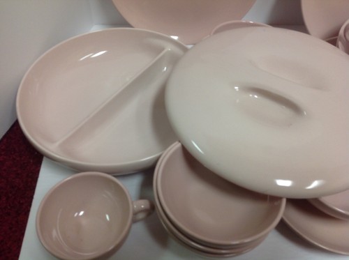 MID CENTURY MODERN RUSSEL WRIGHT IROQUOIS PINK DINNERWARE 26 Pcs Set